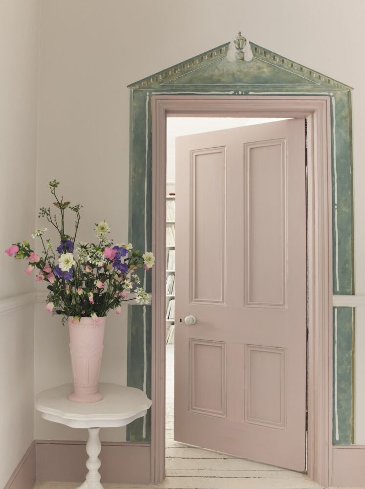 Annie Sloan satin paint pointe silk
