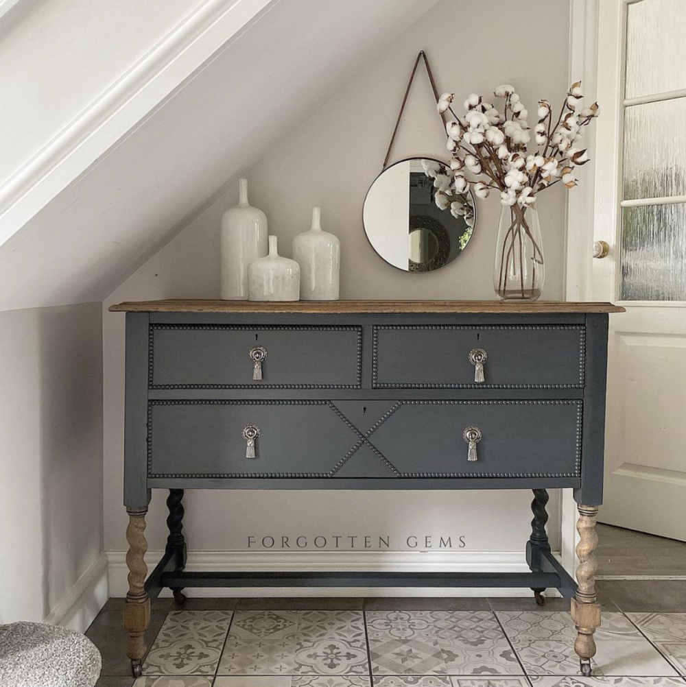 mobilier vopsit cu Fusion mineral paint nuanta Ash, gri cărbune