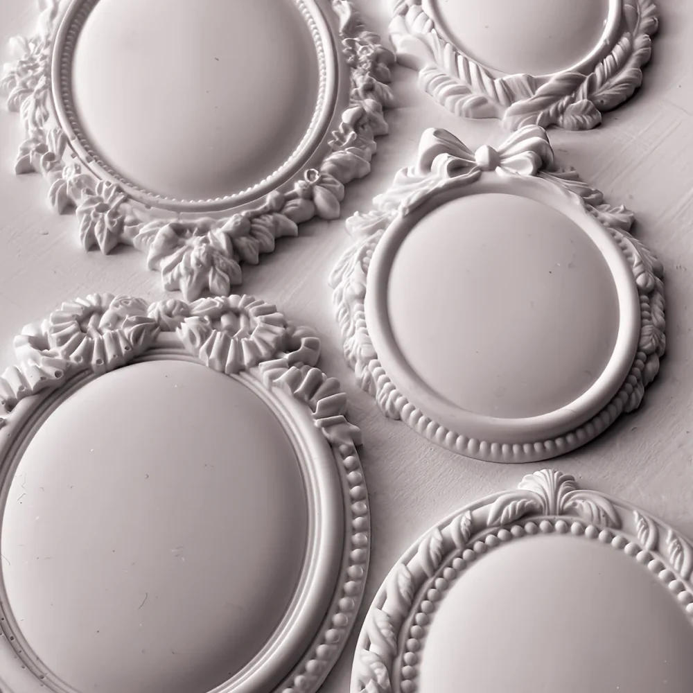 iod mulaj decorativ vintage brooches