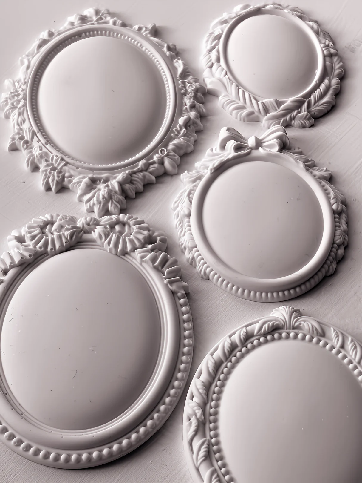 iod mulaj decorativ vintage brooches