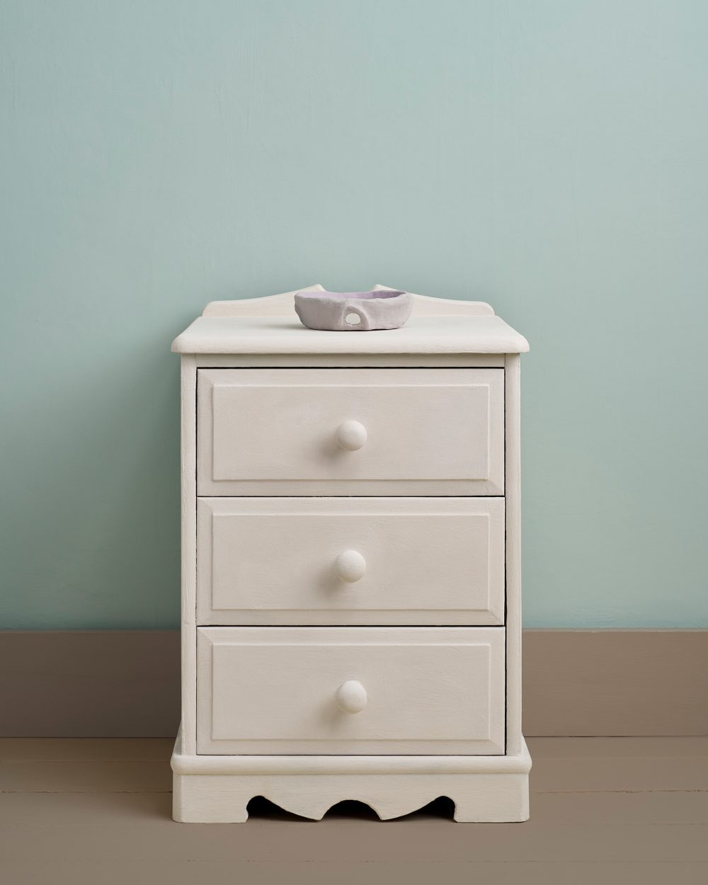 Annie Sloan chalk paint rococo white vopsea pentru mobila