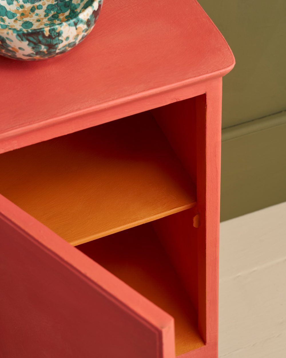 Annie Sloan chalk paint sandalwood red vopsea pentru mobila