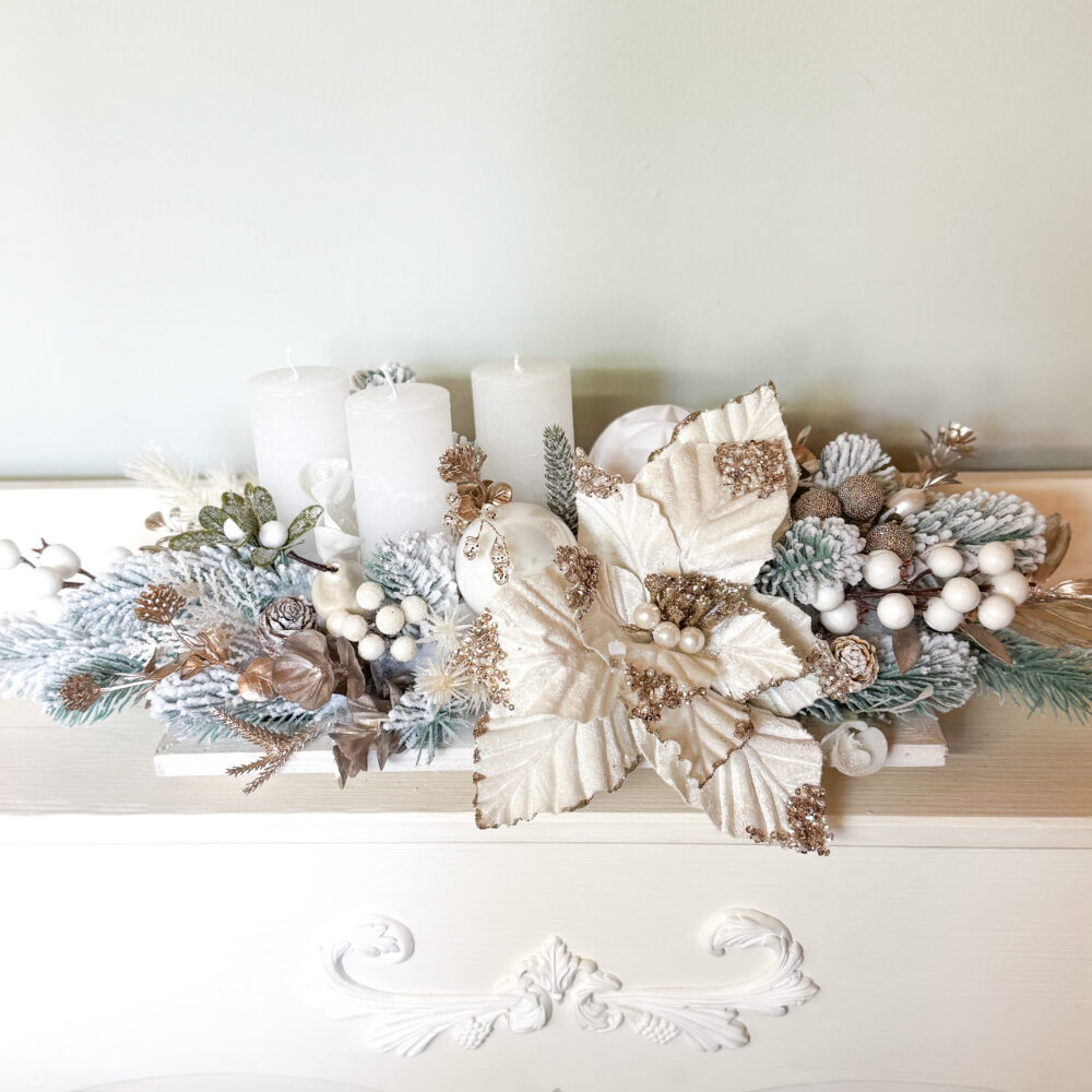 aranjament Crăciun auriu cu alb si șampanie