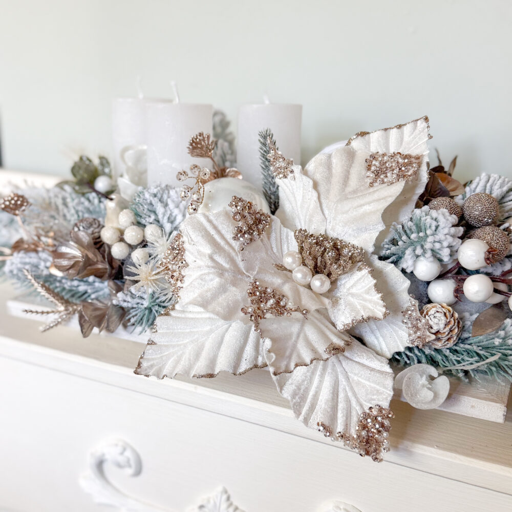 aranjament Crăciun auriu cu alb si șampanie