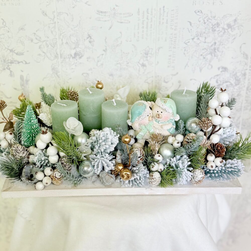 aranjament de Crăciun in verde menta cu ursi