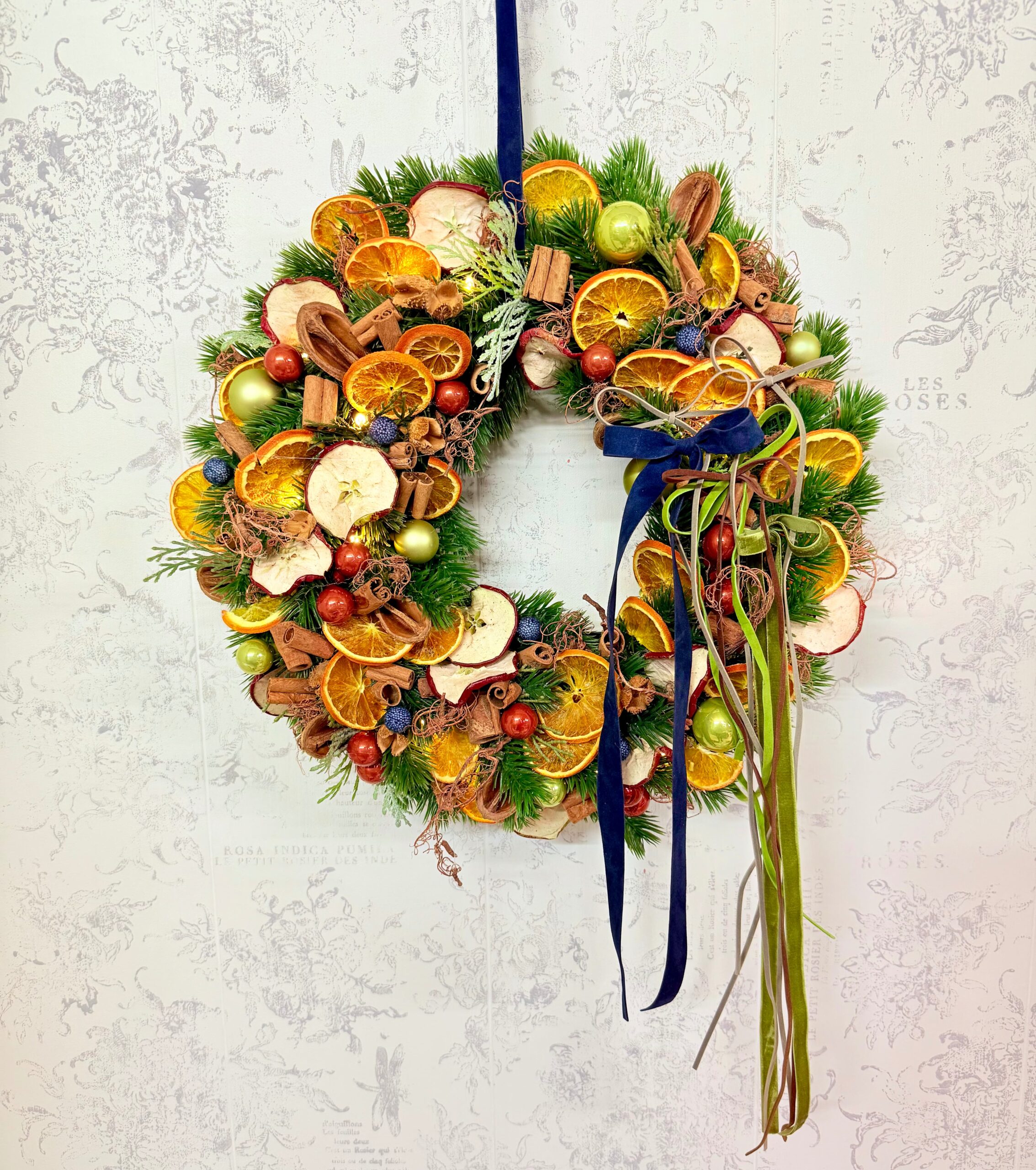 coroniță de Crăciun cu led si felii de portocale 40cm